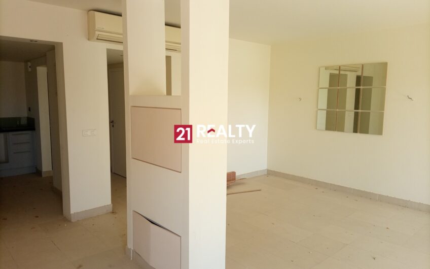 One Bedroom Apartment With Private Garden In Veranda