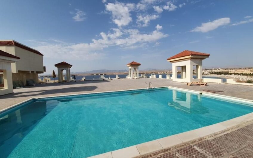 Luxuriously furnished 1 BR apartment on the beach-front resort of El Andalous, Sahl Hasheesh