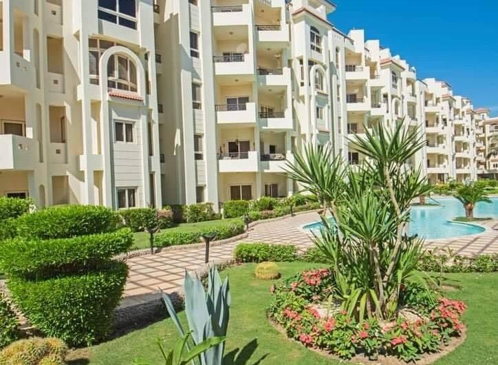 Luxuriously furnished 1 BR apartment on the beach-front resort of El Andalous, Sahl Hasheesh