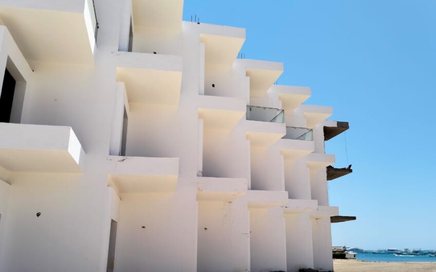 Beach Front Chalet In Prime Location At Hurghada